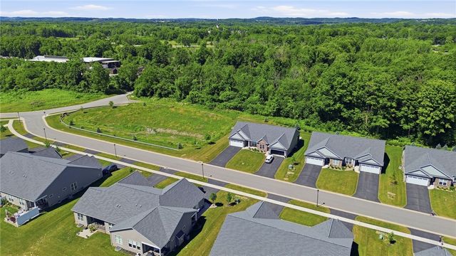6028 Redfield Drive, Farmington, NY 14425