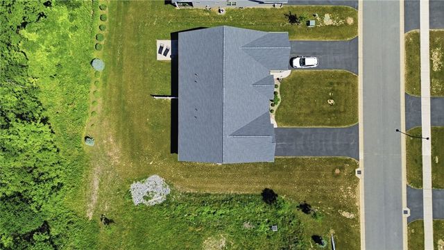 6028 Redfield Drive, Farmington, NY 14425