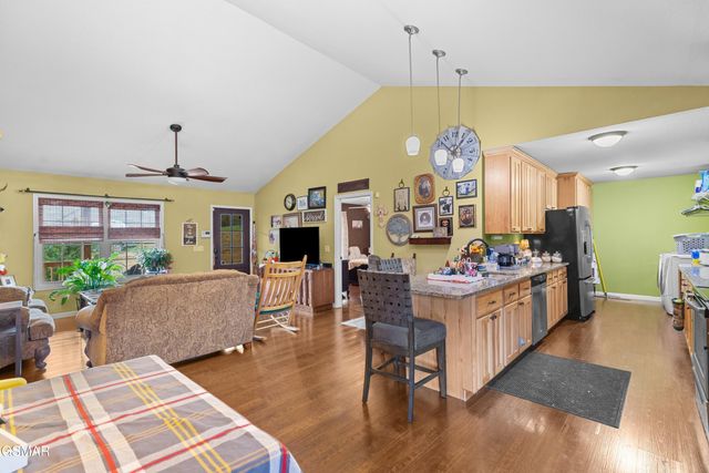 291 Weeping Cherry Way, Newport, TN 37821