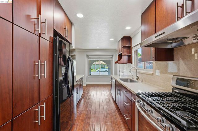 3305 Fir Ave, Alameda, CA 94502