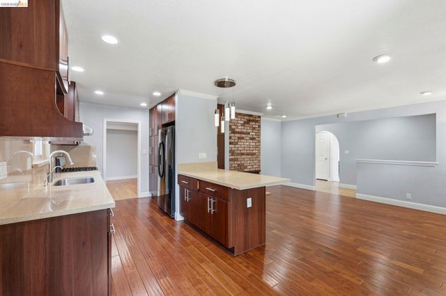 3305 Fir Ave, Alameda, CA 94502