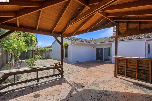 3305 Fir Ave, Alameda, CA 94502