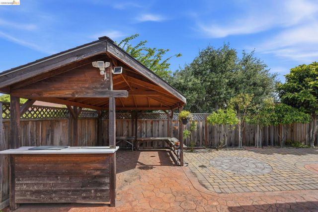 3305 Fir Ave, Alameda, CA 94502