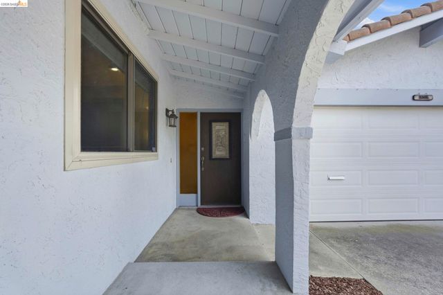 3305 Fir Ave, Alameda, CA 94502