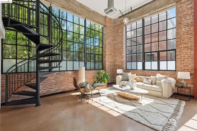 425 E 11th St 17, Oakland, CA 94606