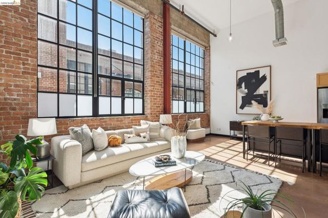 425 E 11th St 17, Oakland, CA 94606