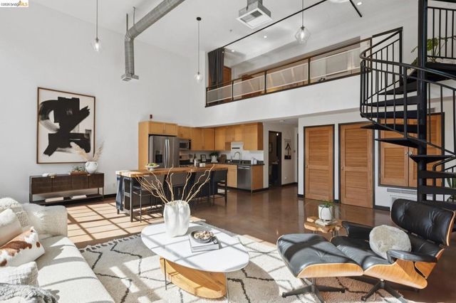 425 E 11th St 17, Oakland, CA 94606