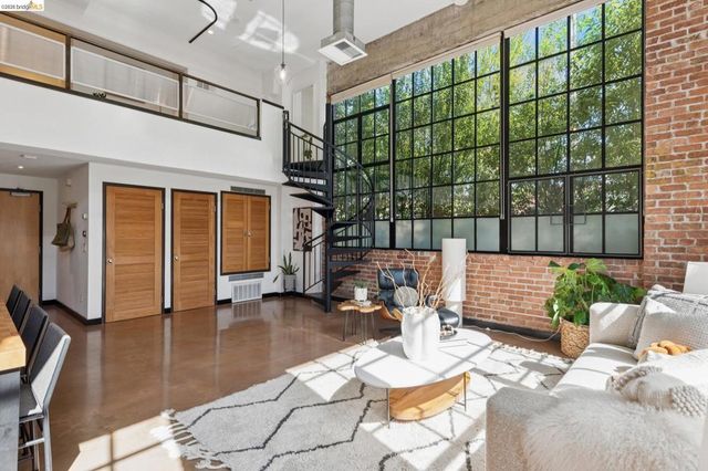 425 E 11th St 17, Oakland, CA 94606