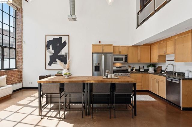 425 E 11th St 17, Oakland, CA 94606