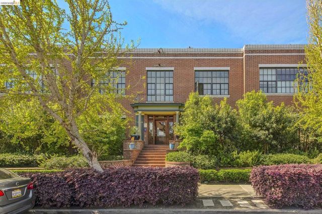 425 E 11th St 17, Oakland, CA 94606