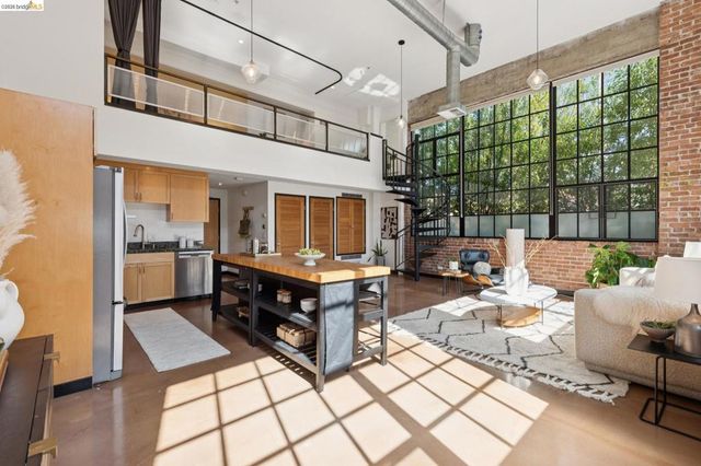 425 E 11th St 17, Oakland, CA 94606