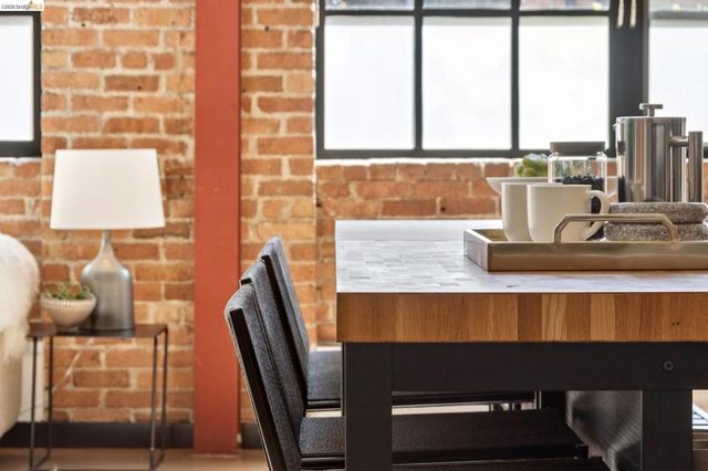 425 E 11th St 17, Oakland, CA 94606