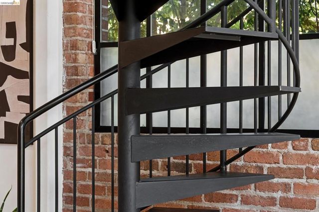 425 E 11th St 17, Oakland, CA 94606