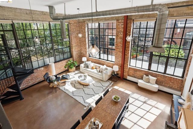 425 E 11th St 17, Oakland, CA 94606