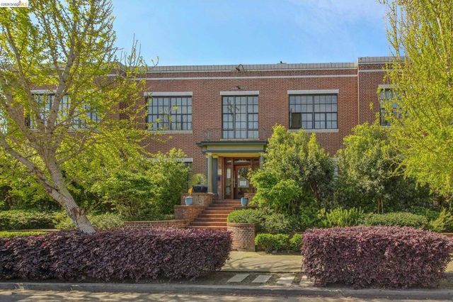 425 E 11th St 17, Oakland, CA 94606