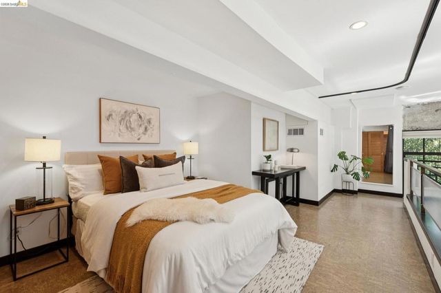 425 E 11th St 17, Oakland, CA 94606