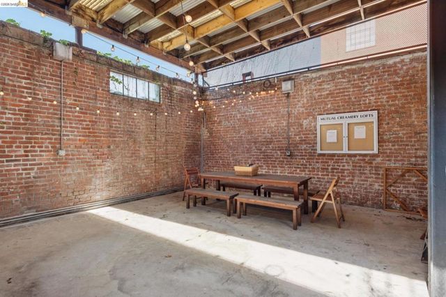 425 E 11th St 17, Oakland, CA 94606