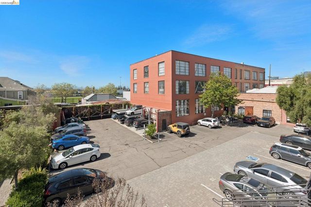 425 E 11th St 17, Oakland, CA 94606