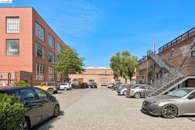 425 E 11th St 17, Oakland, CA 94606