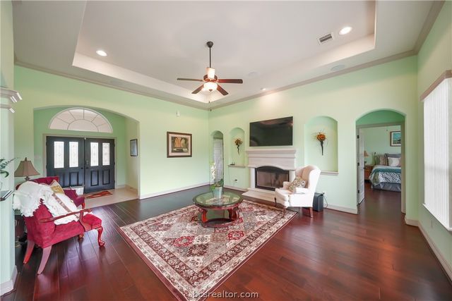 230 Lawrence Marshall Drive, Hempstead, TX 77445