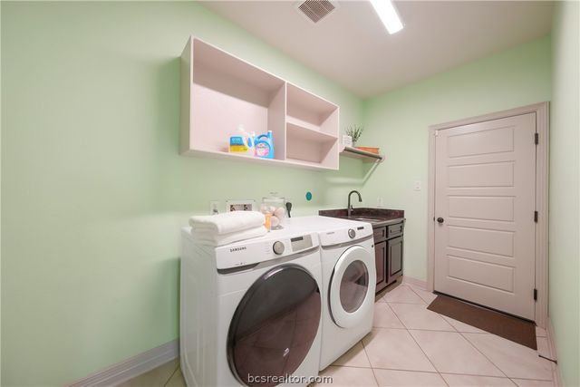 230 Lawrence Marshall Drive, Hempstead, TX 77445