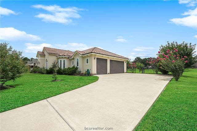 230 Lawrence Marshall Drive, Hempstead, TX 77445