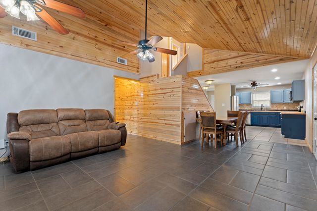 703 N 36th Street, Grove, OK 74344