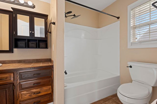 703 N 36th Street, Grove, OK 74344