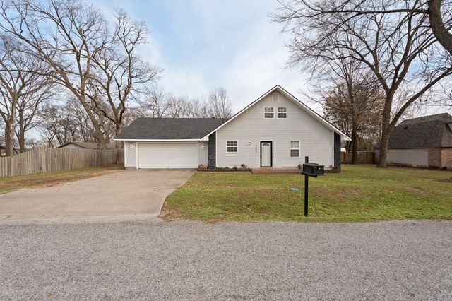 703 N 36th Street, Grove, OK 74344