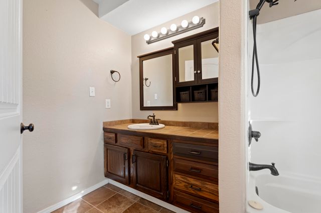 703 N 36th Street, Grove, OK 74344