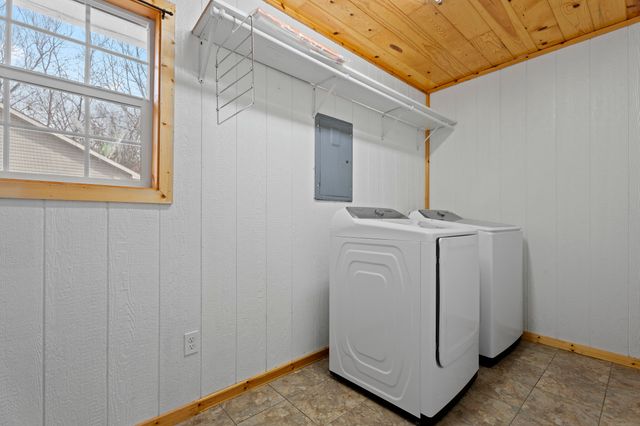 703 N 36th Street, Grove, OK 74344