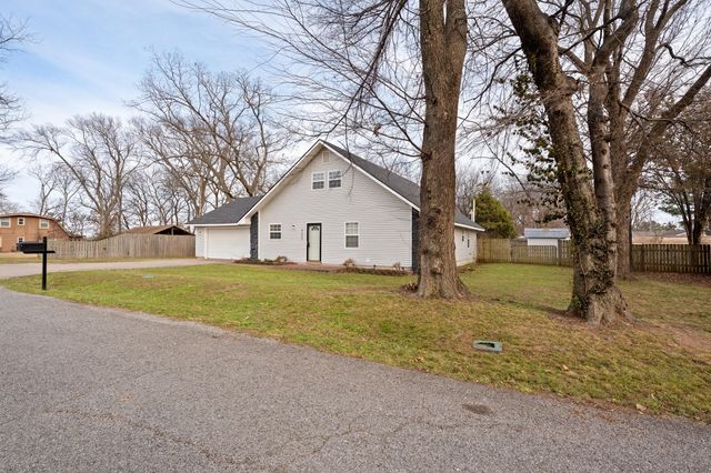 703 N 36th Street, Grove, OK 74344