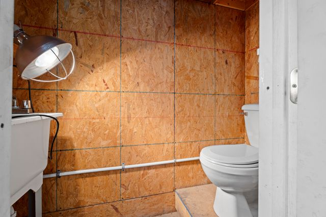 703 N 36th Street, Grove, OK 74344