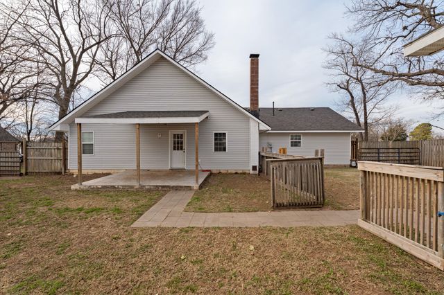 703 N 36th Street, Grove, OK 74344