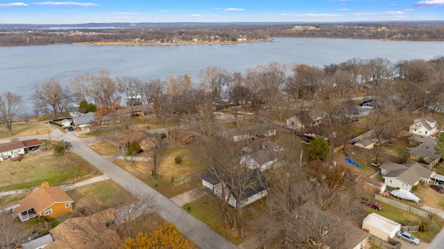 703 N 36th Street, Grove, OK 74344