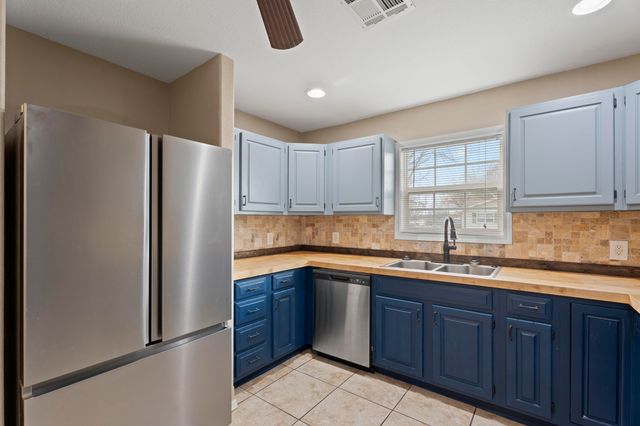 703 N 36th Street, Grove, OK 74344