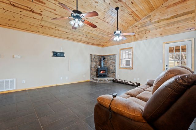 703 N 36th Street, Grove, OK 74344