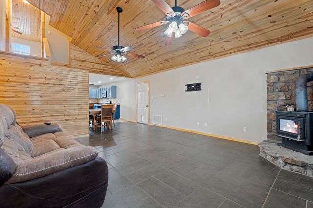 703 N 36th Street, Grove, OK 74344