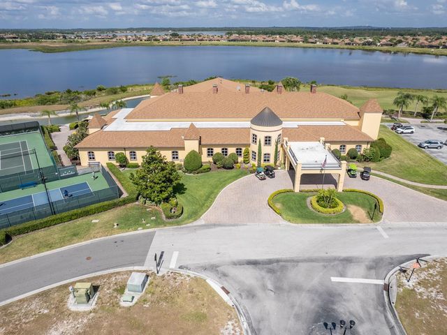 1061 SAWGRASS DRIVE, Winter Haven, FL 33884