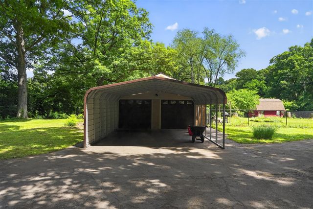 2475 Park Drive, Jackson, MI 49203