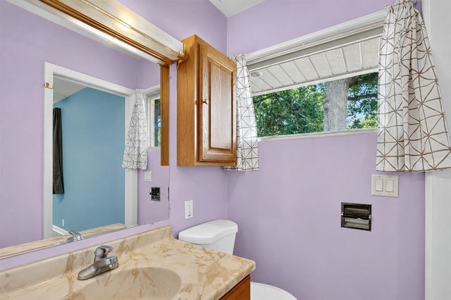 2475 Park Drive, Jackson, MI 49203