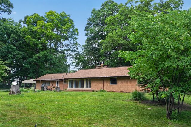 2475 Park Drive, Jackson, MI 49203