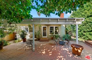 11672 Erwin Street, North Hollywood, CA 91606