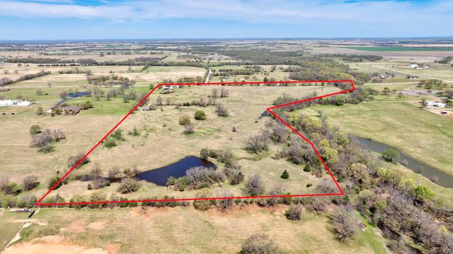 12592 Friendship Road, Pilot Point, TX 76258