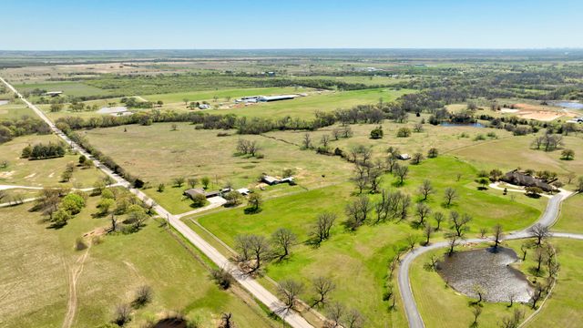 12592 Friendship Road, Pilot Point, TX 76258