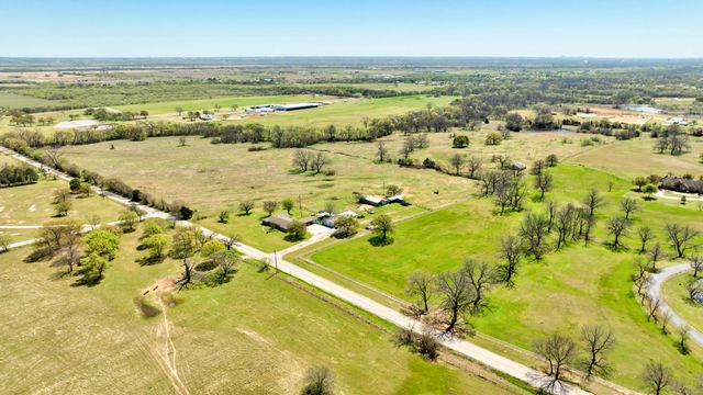 12592 Friendship Road, Pilot Point, TX 76258