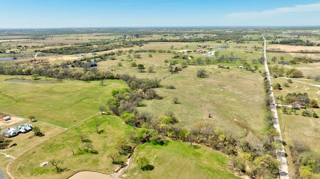 12592 Friendship Road, Pilot Point, TX 76258