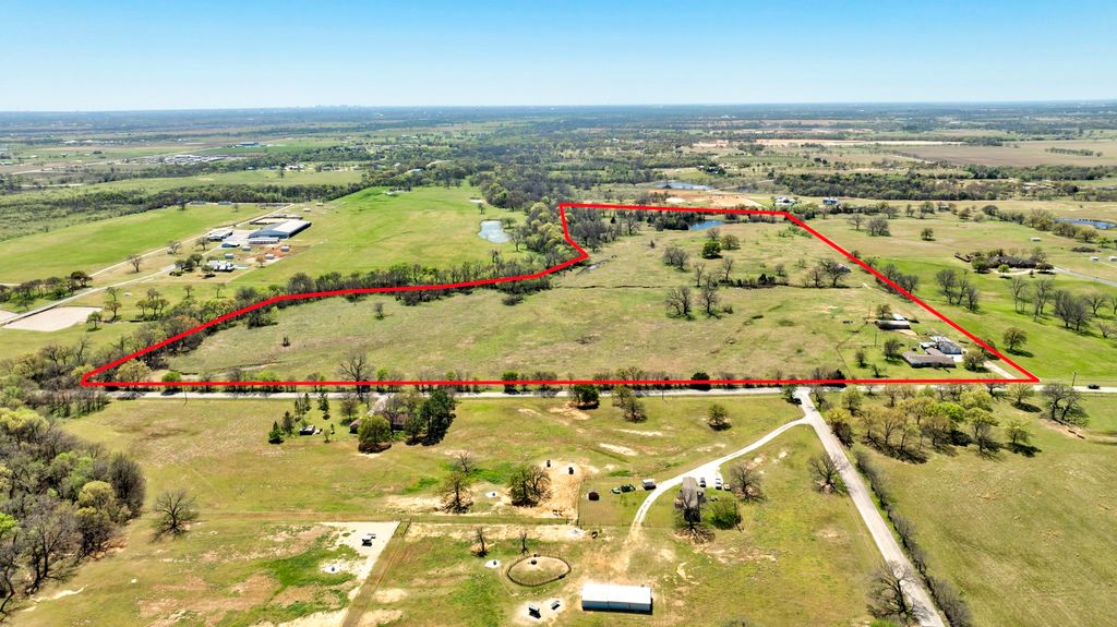 12592 Friendship Road, Pilot Point, TX 76258