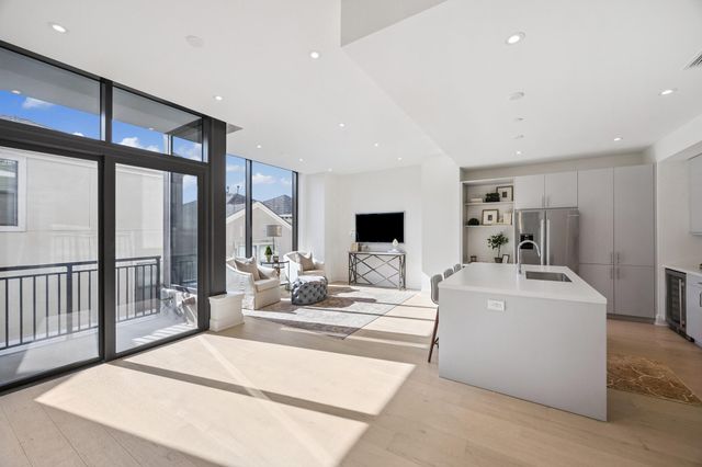 2323 W Main Street 305, Houston, TX 77098