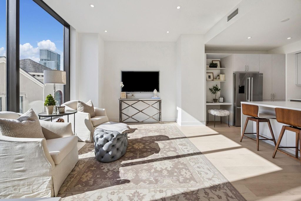 2323 W Main Street 305, Houston, TX 77098